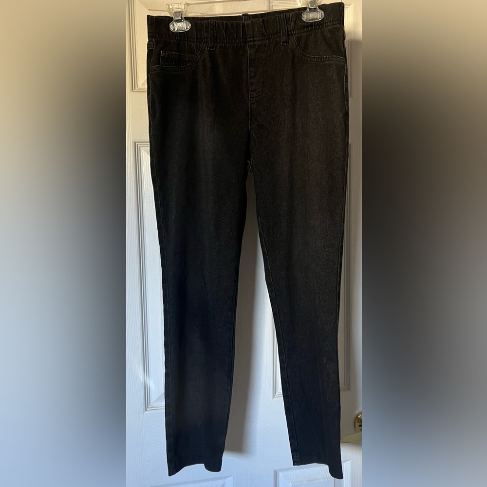 NWOT Serra Jeggings Black Straight Leg